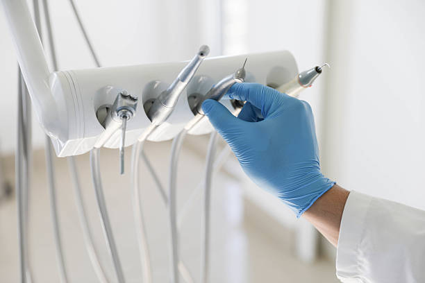 Professional Emergency Dentist technician working in Welsh, LA